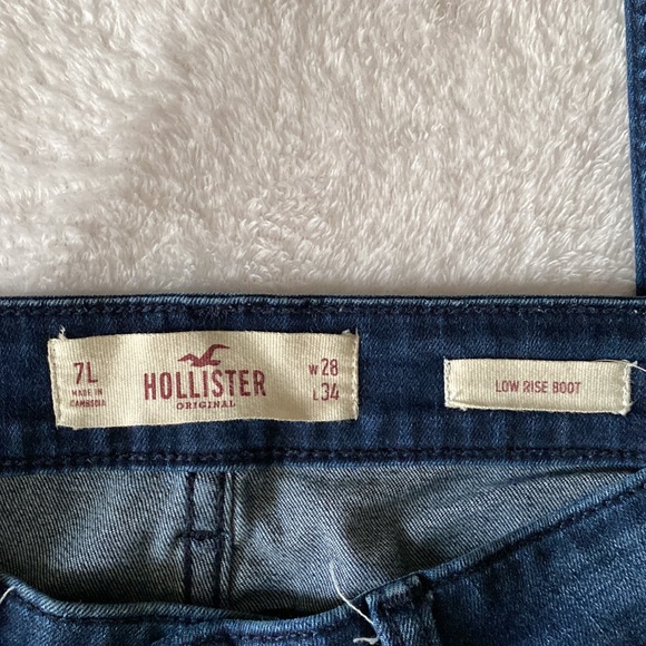 Hollister dark blue low rise boot cut jeans (size 7L) - Picture 2 of 10